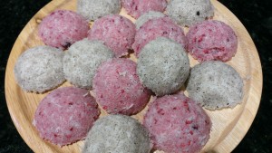 Macaroons (vanilla and berry)